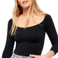 Blusa feminina Free People com decote quadrado e manga 3/4, preta, tamanho XS/S
