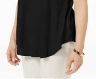 Camiseta feminina JM Collection com decote redondo e cor lisa, preta, tamanho P
