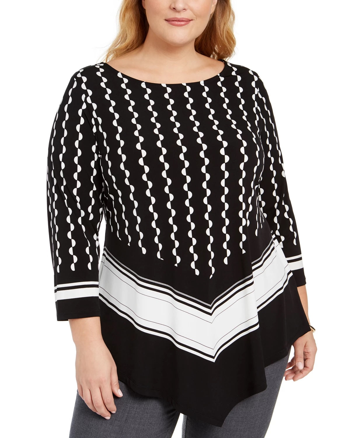 Blusa feminina Alfani Plus Size com estampa e bainha em V, preta, tamanho 0X