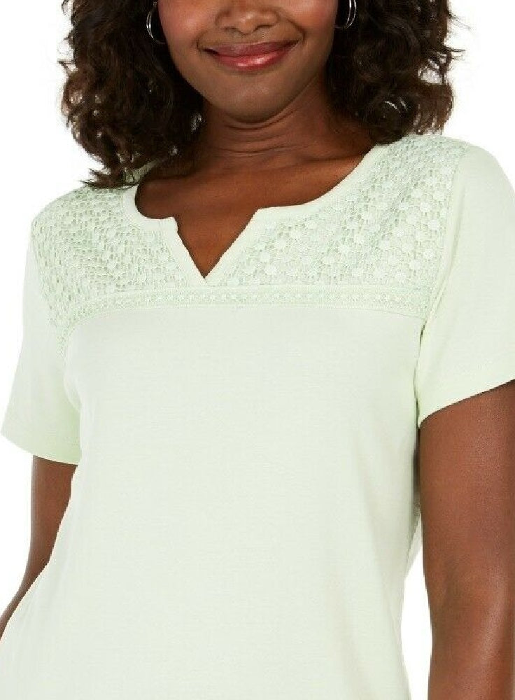 Blusa feminina Karen Scott com acabamento em crochê, manga 3/4, gola dividida, verde, tamanho pequeno