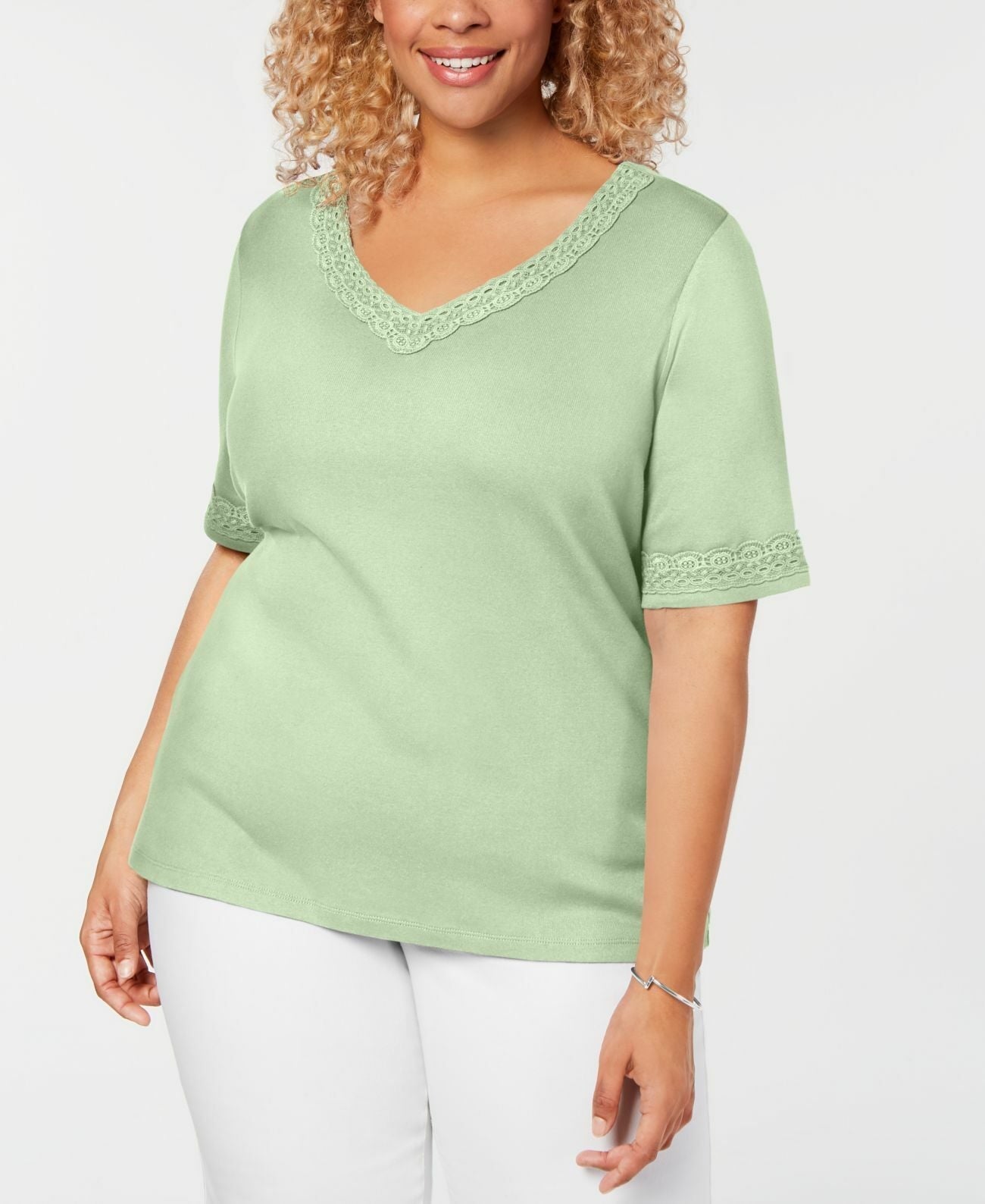 Camiseta feminina Karen Scott de algodão com decote em V e acabamento aberto, verde, tamanho médio