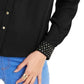 Camisa feminina Thalia Sodi com tachas, preta, tamanho grande