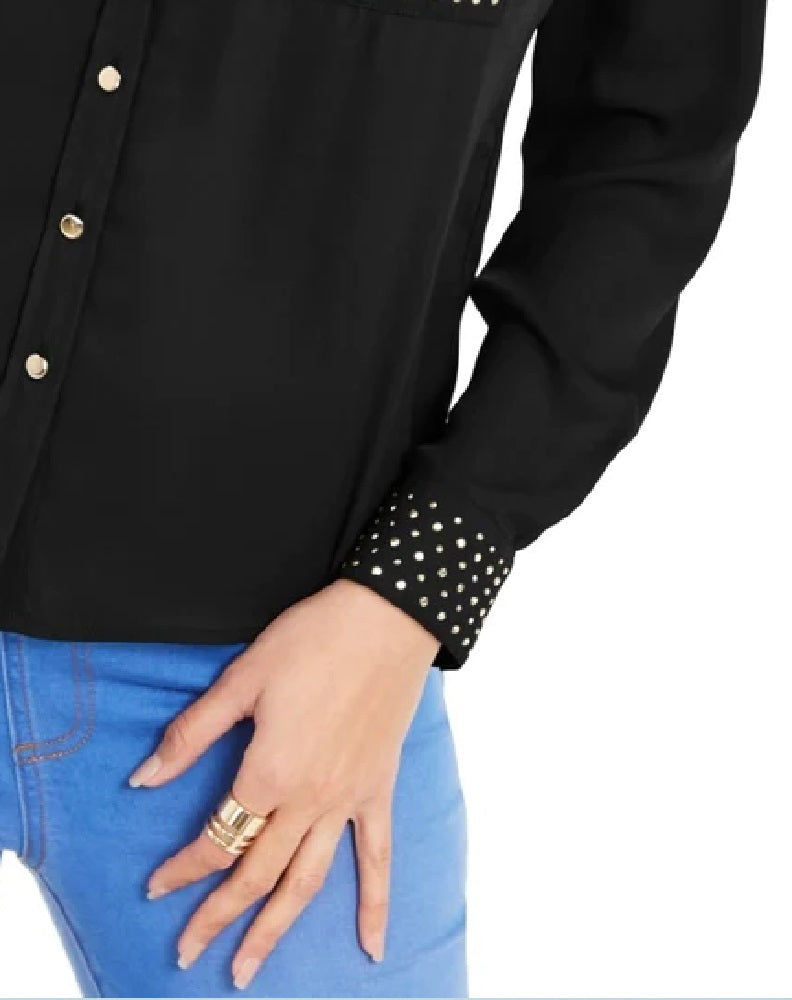Camisa feminina Thalia Sodi com tachas, preta, tamanho grande