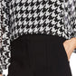 Blusa feminina Vince Camuto com sobreposição de chiffon pied-de-poule e estampa de morcego, preta, tamanho P