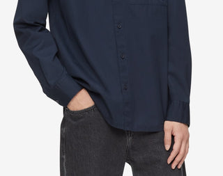 Camisa Calvin Klein Masculina com Bolso e Botões, Azul, Tamanho Pequeno