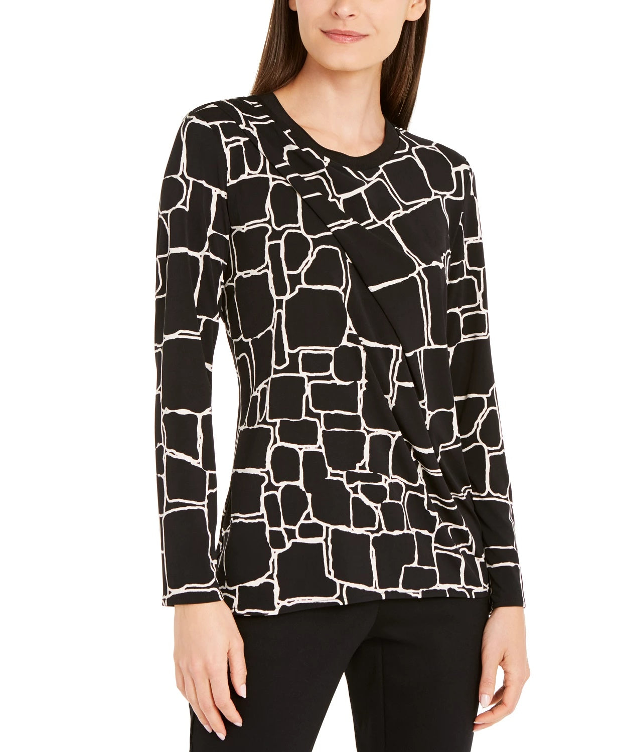 Blusa feminina Alfani com estampa frontal e pregas, preta, tamanho médio