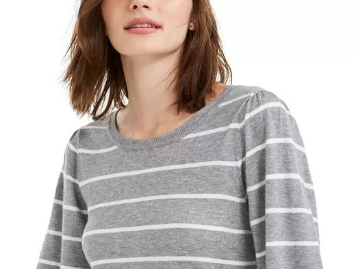 Suéter listrado feminino Maison Jules com manga bufante, cinza, tamanho X-S