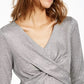 INC International Concepts Top feminino Criss Cross Shine prateado, tamanho médio