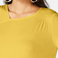 Blusa feminina Thalia Sodi com manga flare e babados, tamanho médio, amarela