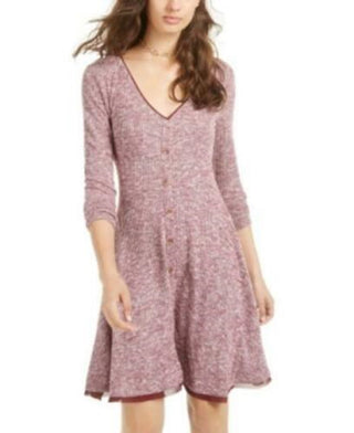 Vestido American Rag Juniors em malha canelada mesclada, ajuste e flare, vermelho escuro, tamanho extra pequeno