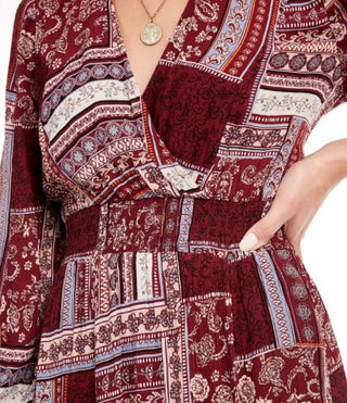 Vestido longo estampado American Rag Junior's Surplice vermelho escuro tamanho pequeno