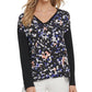 Blusa feminina DKNY com decote em V e estampa de mídia mista, preta, tamanho grande
