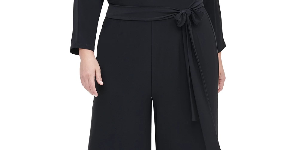 Macacão feminino plus size Tommy Hilfiger com sobrepeliz e pernas largas, preto, tamanho 18W