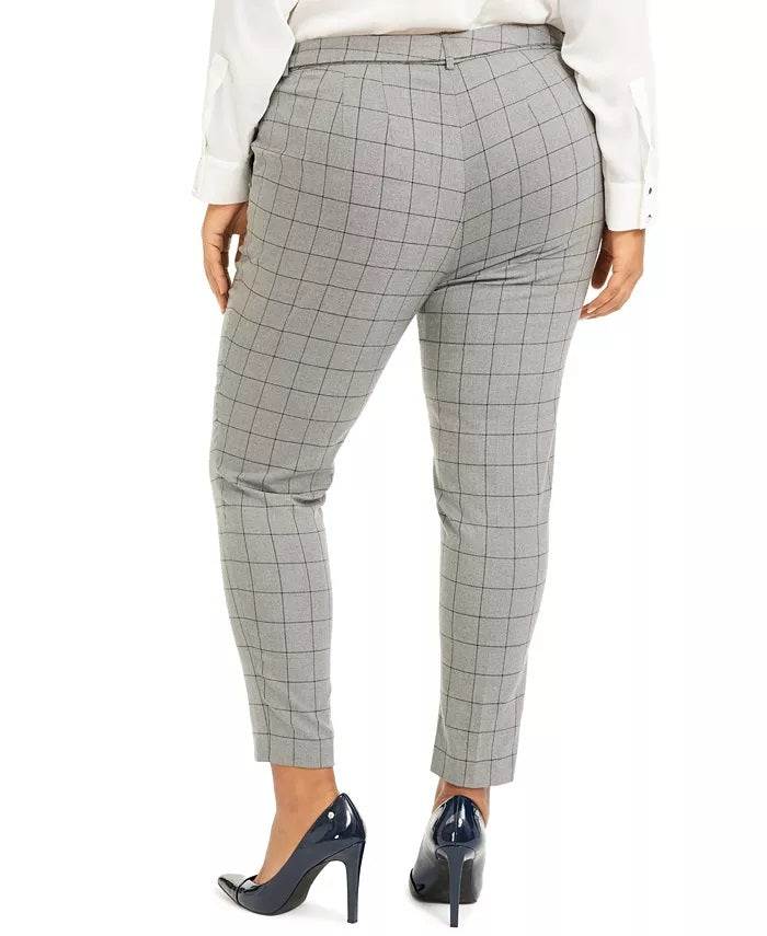 Calça Jeans Calvin Klein Plus Size Feminina com Cinto e Estampa de Janela, Perna Fina, Cinza, Tamanho 20W