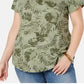 Camiseta feminina estampada com decote em V, tamanho médio, verde, estilo &amp; co