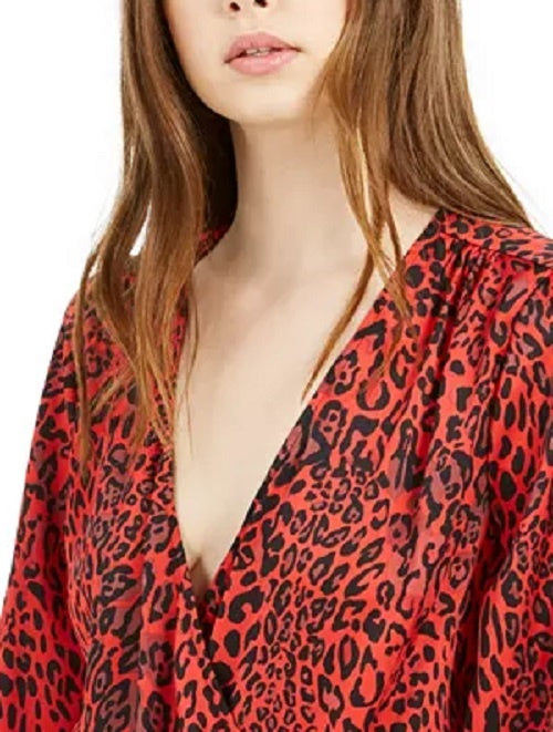 Body feminino Bar III com estampa de sobrepeliz, gola alta e manga comprida, vermelho escuro, tamanho pequeno