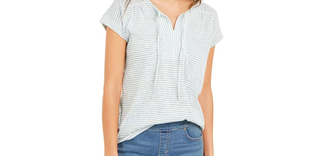 Blusa listrada com decote em V e amarração Style &amp; Co feminina, tamanho P, azul