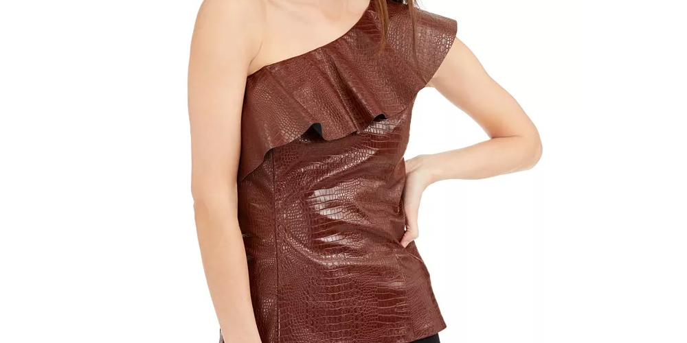 INC International Concepts Top feminino de couro sintético com relevo de crocodilo, marrom, tamanho pequeno