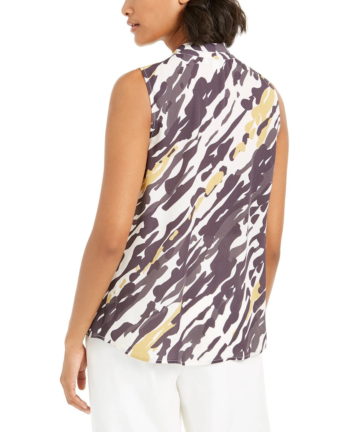 Blusa feminina Bar III com estampa animal abstrata e decote em V, preta, tamanho médio
