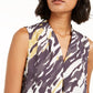 Blusa feminina Bar III com estampa animal abstrata e decote em V, preta, tamanho médio
