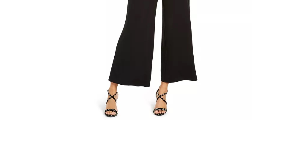 Thalia Sodi Macacão Feminino de Renda e Malha Surplice Preto Tamanho XX-G