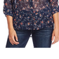 Blusa feminina Vince Camuto com estampa floral e franzido no ombro, azul, tamanho médio