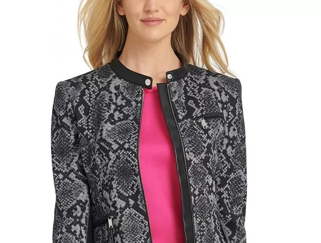 Jaqueta feminina DKNY com acabamento em couro sintético e estampa de cobra, cinza, tamanho 4