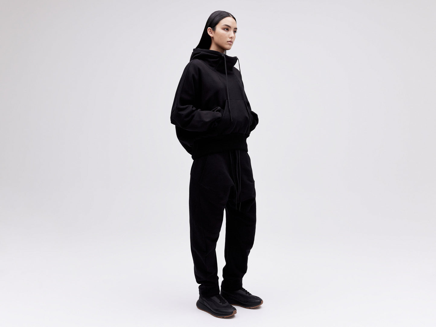 Cropped Hoodie - Black