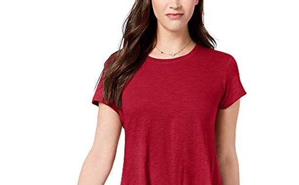 Camiseta feminina estilo lenço com bainha vinho tamanho médio