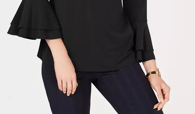 Blusa feminina Charter Club com manga sino e decote em V, preta, tamanho P