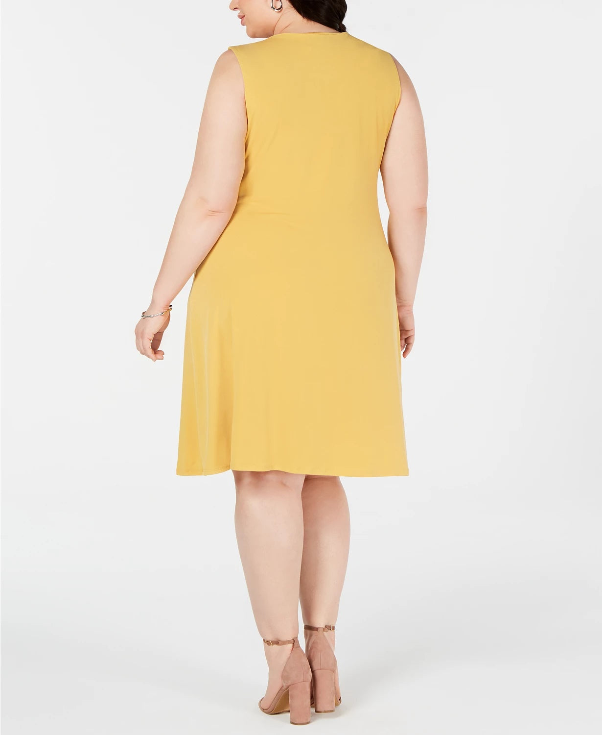 Vestido feminino plus size sem mangas com caimento evasê, amarelo, tamanho 2X, da coleção JM