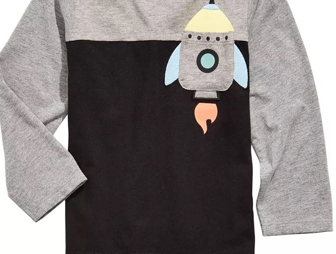 Camiseta infantil com estampa de foguete e bolso First Impressions para meninos, preta, tamanho 24 meses