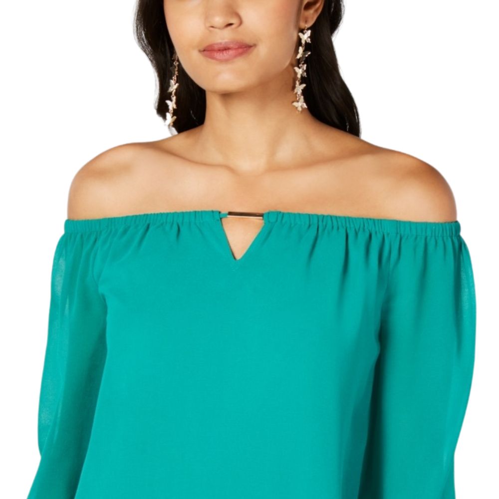 Blusa feminina Thalia Sodi ombro a ombro com decote em V verde tamanho grande