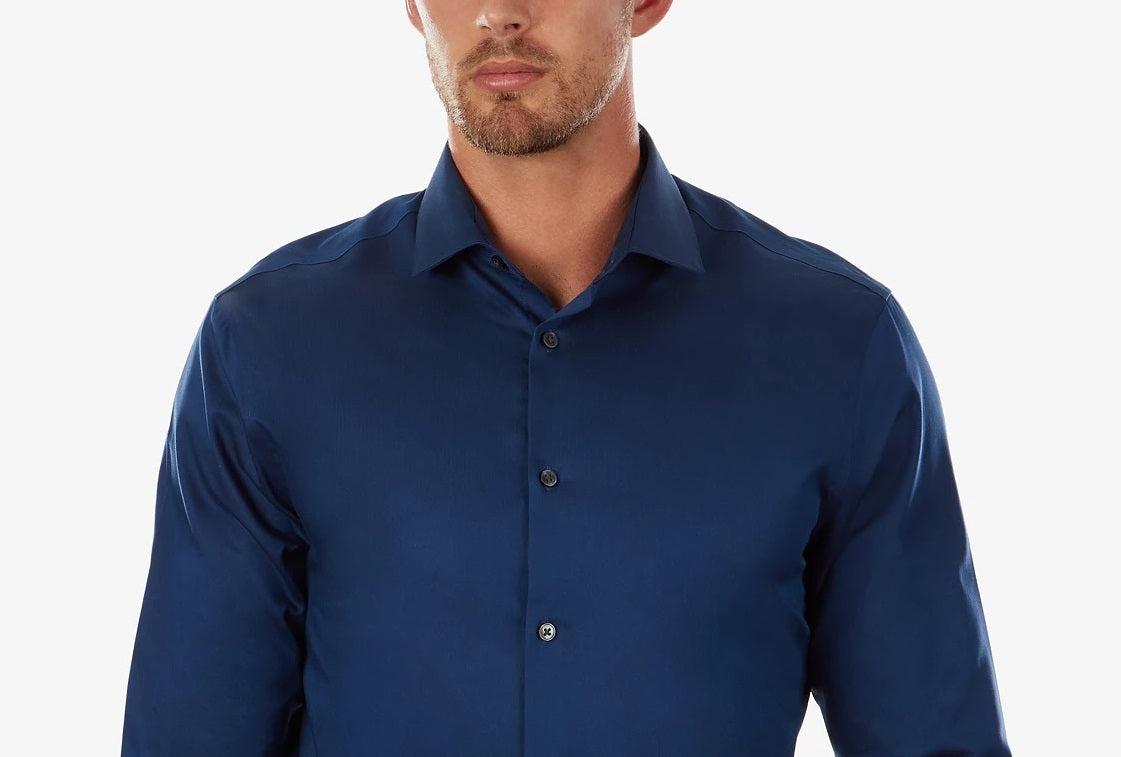 Camisa social Calvin Klein masculina Steel Extra-Slim Fit, sem passar, com padrão espinha de peixe, tamanho médio, azul, tamanho 32-33