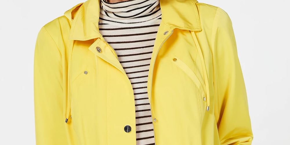 Jaqueta de chuva feminina Charter Club Petite Anorak tamanho dourado Petit