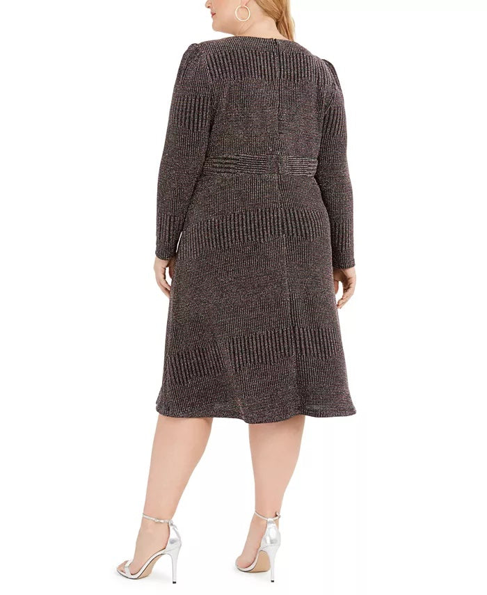 Vestido feminino plus size de malha brilhante evasê R &amp; M Richards, cor carvão, tamanho 14