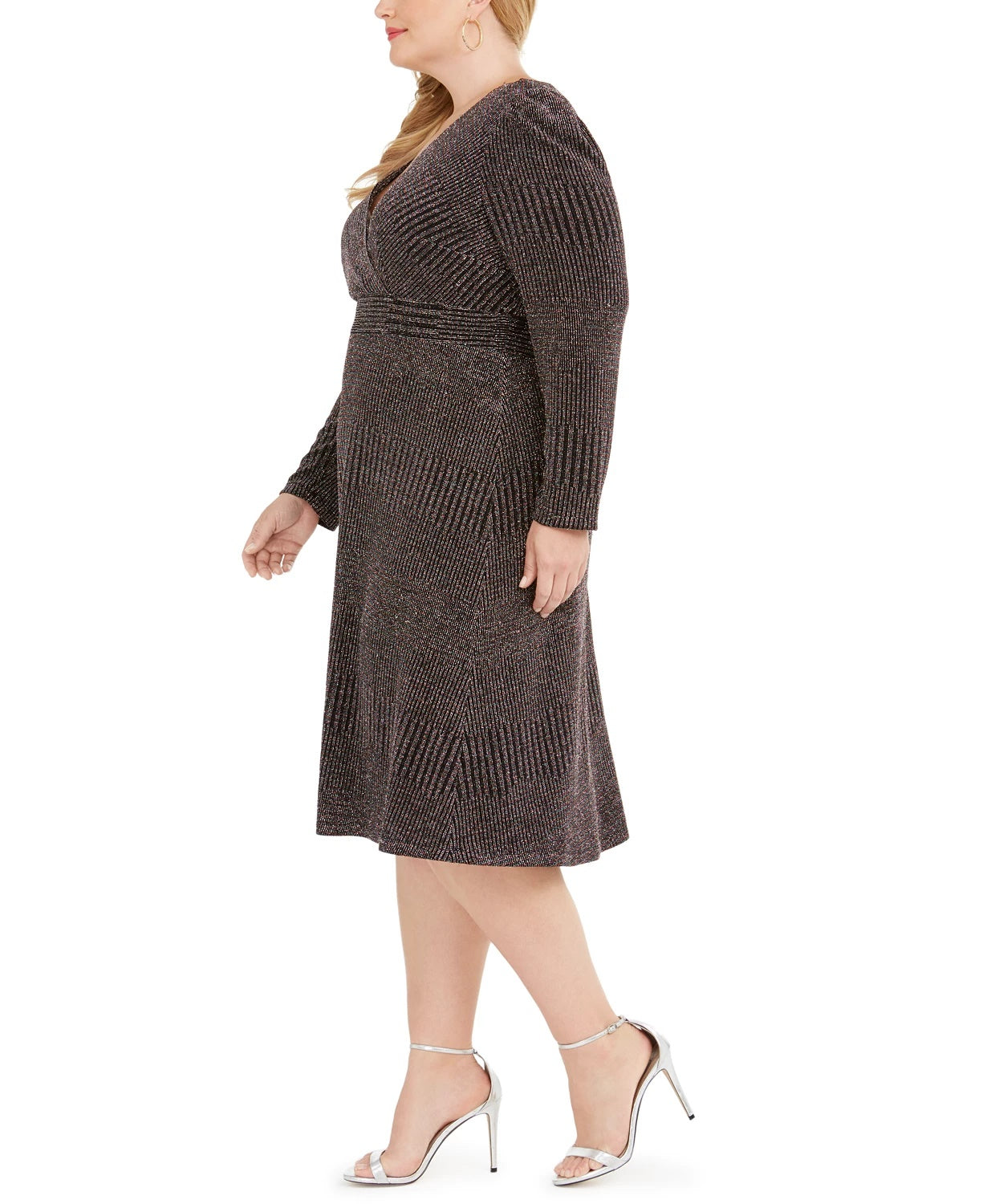 Vestido feminino plus size de malha brilhante evasê R &amp; M Richards, cor carvão, tamanho 14