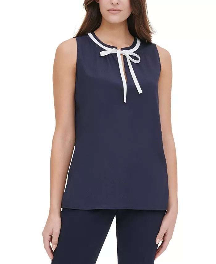 Blusa Tommy Hilfiger Feminina com Decote em V e Acabamento em Contraste Azul Escuro Tamanho Grande