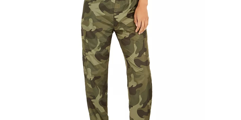Calça jogger camuflada Almost Famous Juniors, verde, tamanho pequeno
