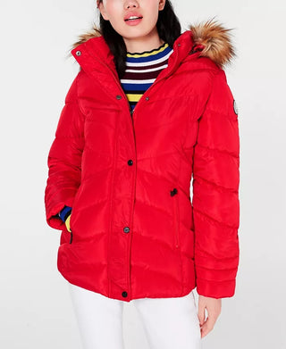Casaco acolchoado com capuz e acabamento em pele sintética Madden Girl Juniors, vermelho, tamanho médio