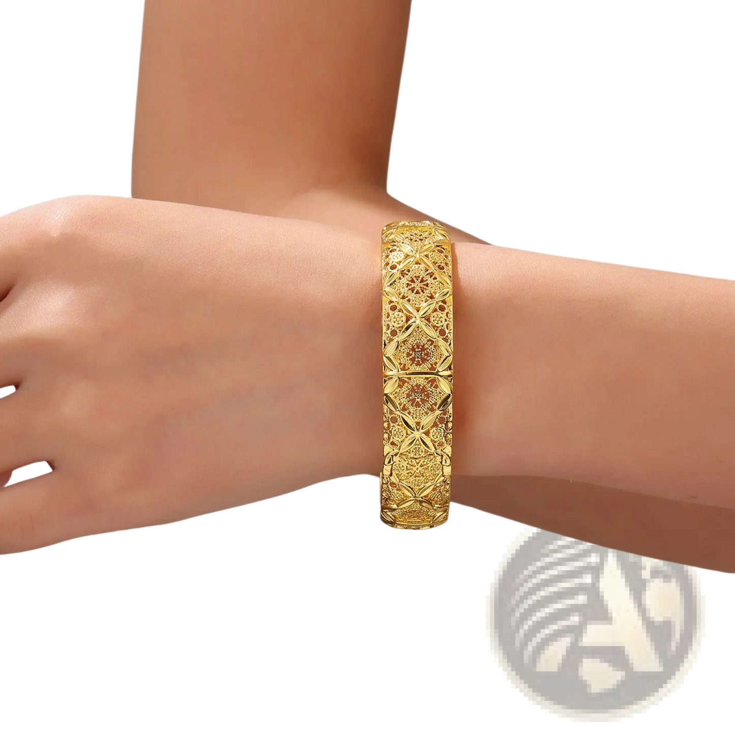 Vintage 18k Gold Plated Filigree Four Leaf Clover Bangle