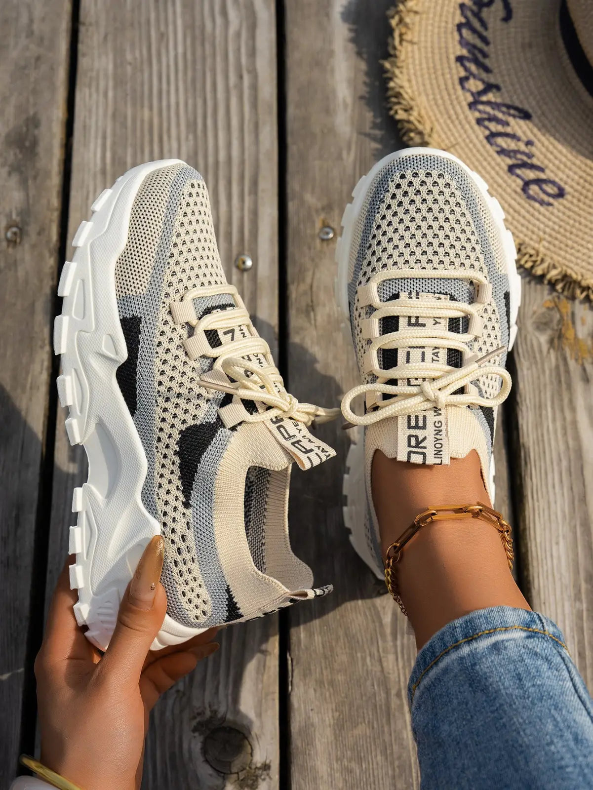 Women's Breathable Flyknit Mesh Lace-up Walking Sneakers