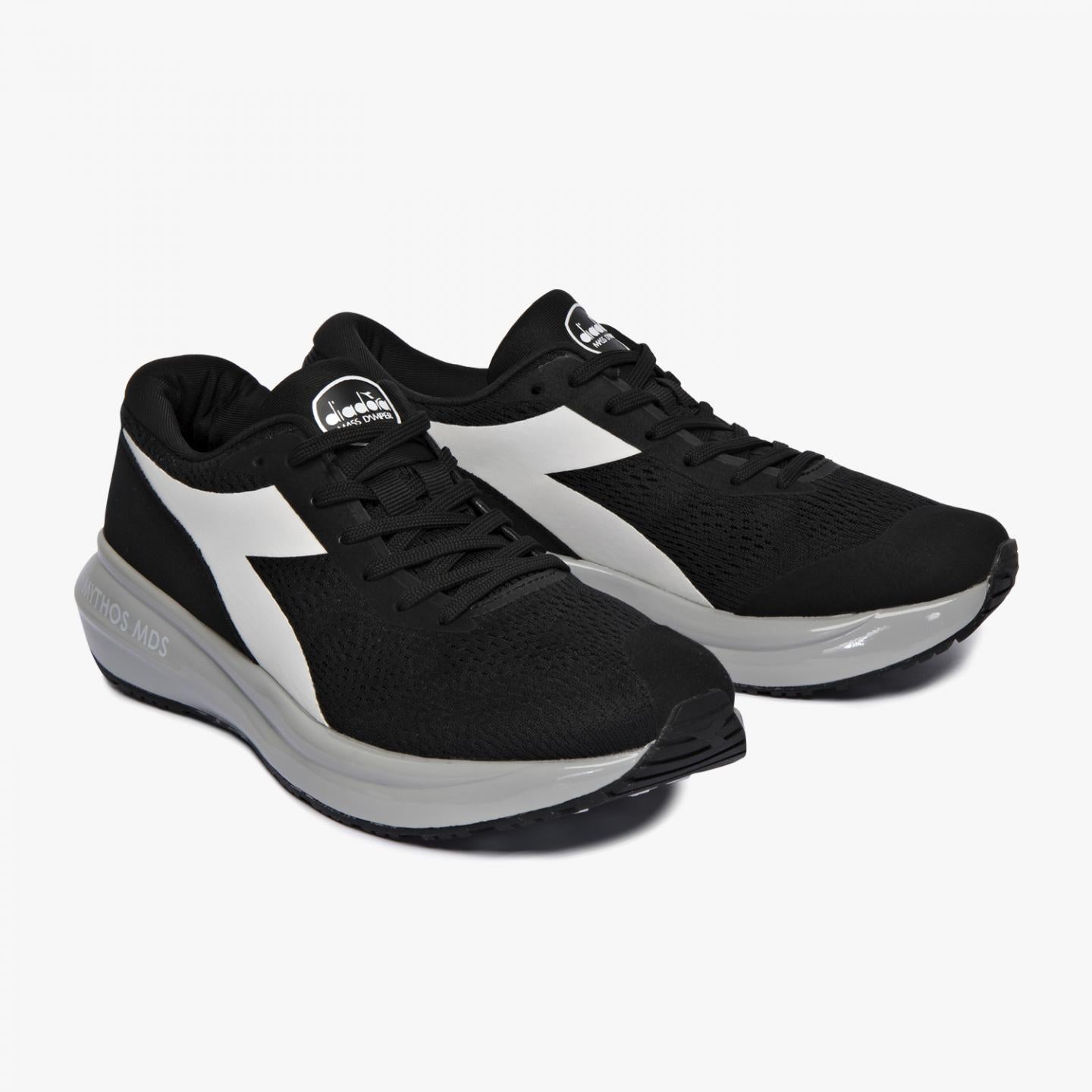 Tênis de corrida Diadora Mythos MDS feminino, preto/prateado, tamanho 10 B(M) EUA