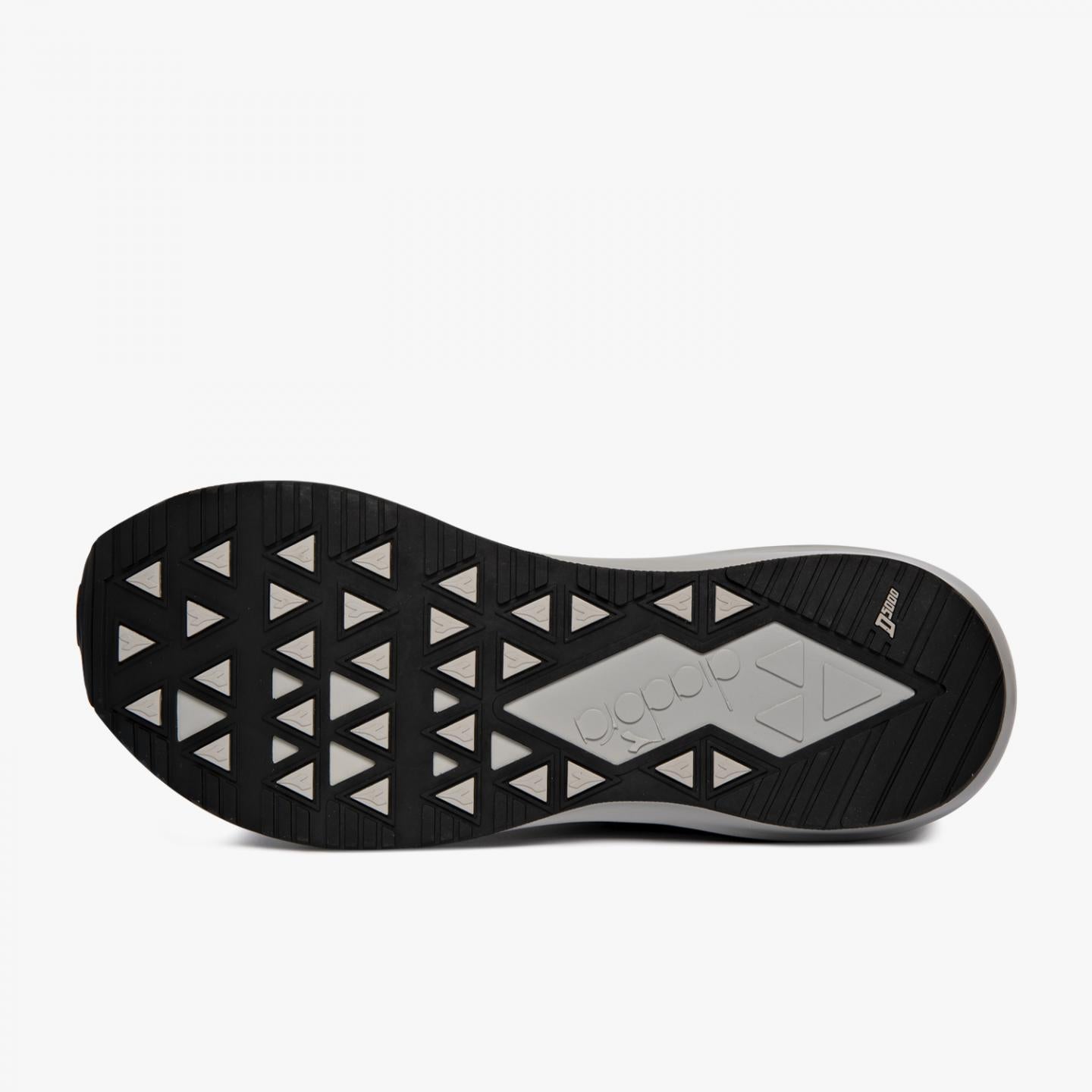 Tênis de corrida Diadora Mythos MDS feminino, preto/prateado, tamanho 10 B(M) EUA