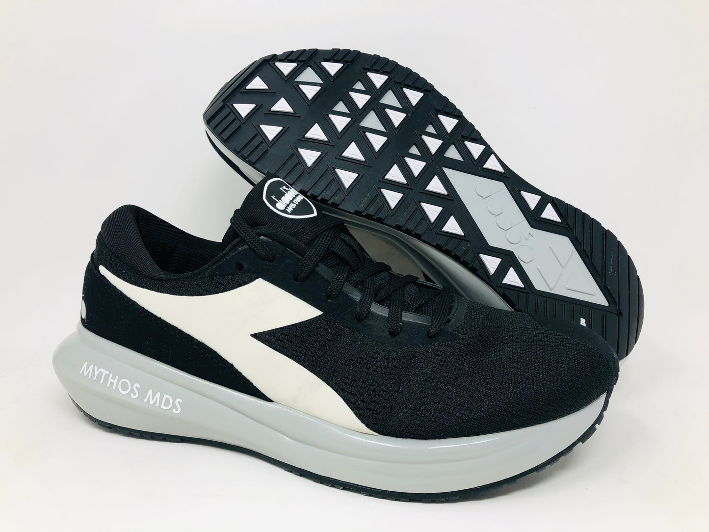 Tênis de corrida Diadora Mythos MDS feminino, prateado, tamanho 9 B(M) EUA