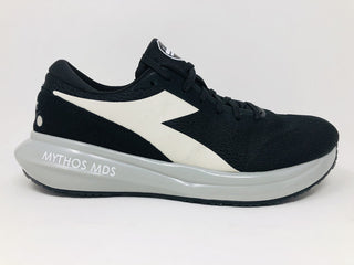 Tênis de corrida Diadora Mythos MDS feminino, preto/prateado